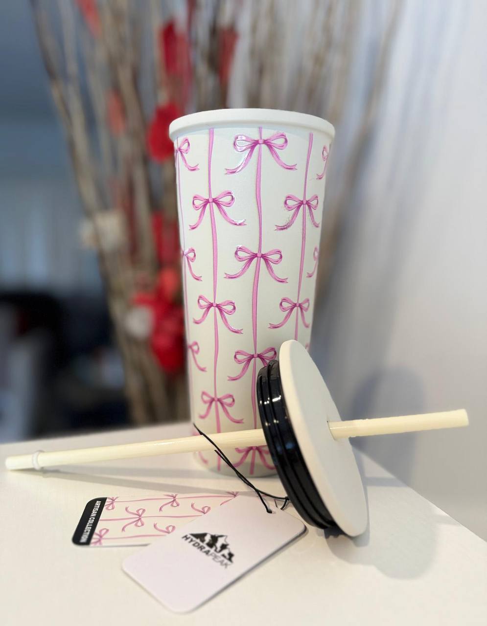 Vaso Térmico Rosa con Estampado de Lazos – Tapa y Popote Incluidos