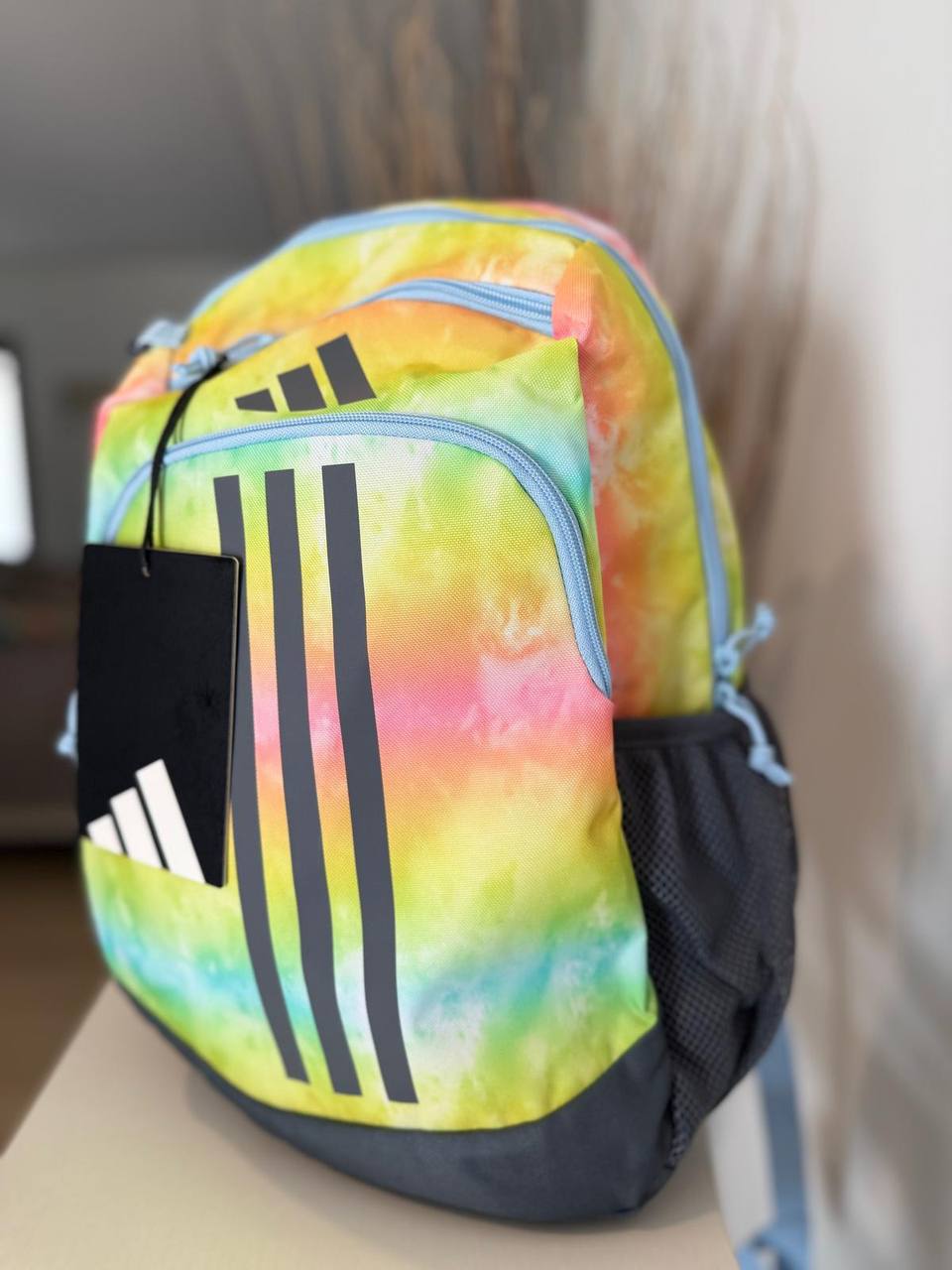 🎒 Mochila Adidas Tie Dye – Color y Energía para Tu Día