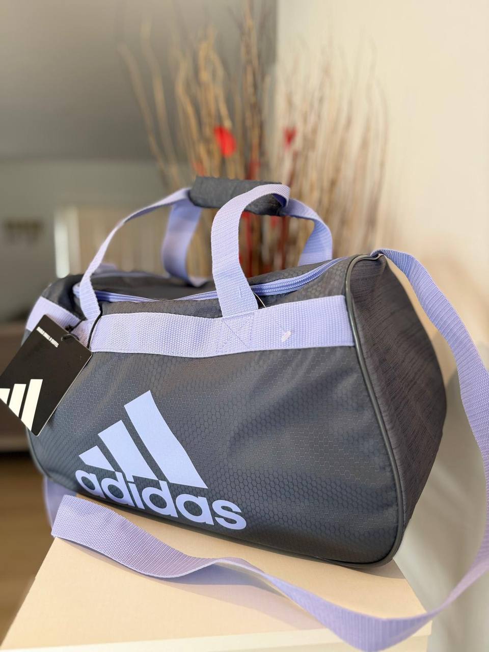 🎽 Bolso Deportivo Adidas Gris y Lila – Ideal para Gym o Viajes
