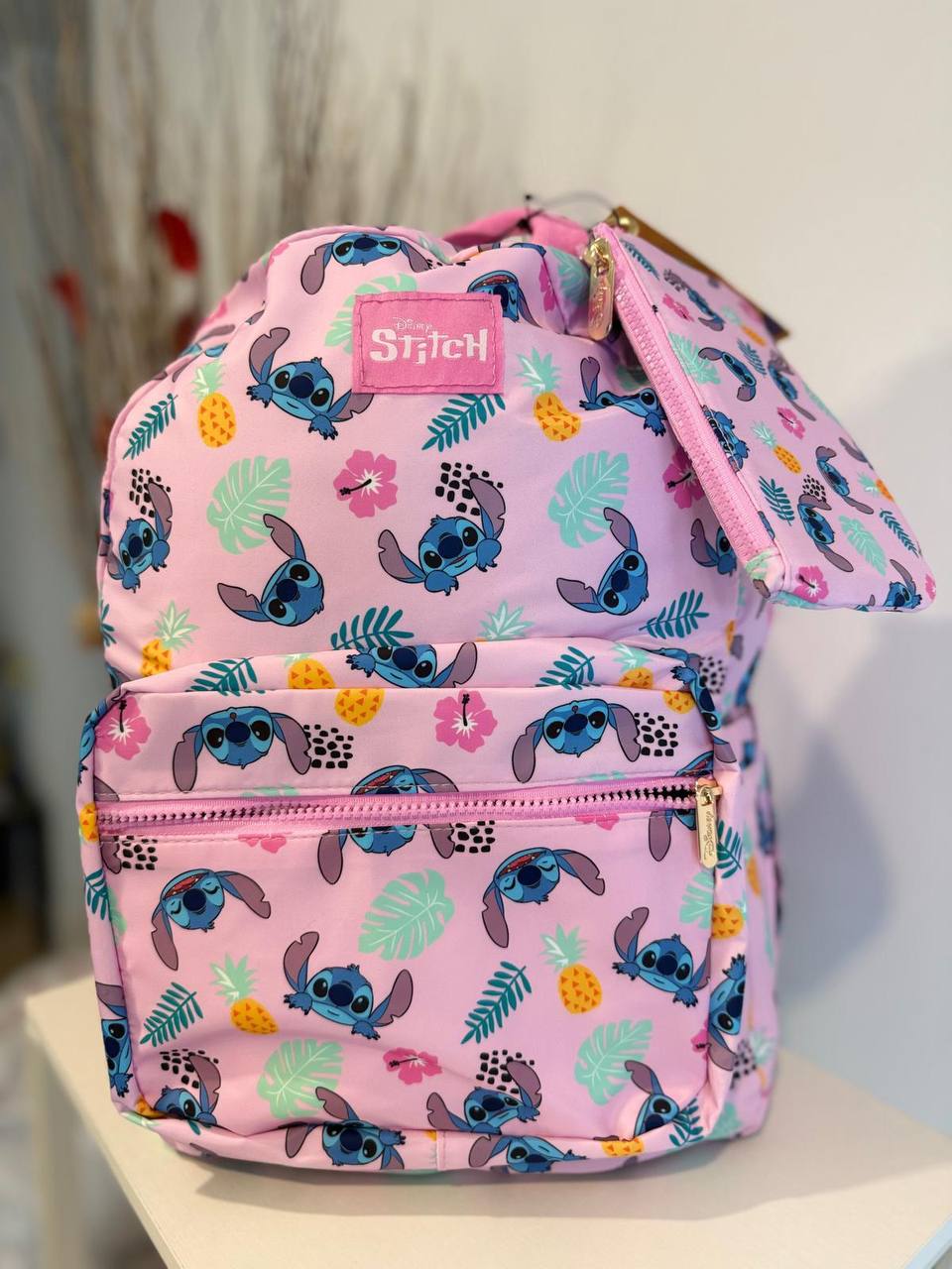 🎒 Mochila Stitch Rosa – Dulce, Divertida y ¡Muy Aloha!