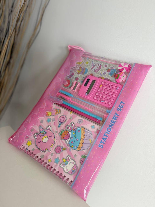 🎀 Set de Papelería stationari set Kawaii Rosa – Libreta, Calculadora y Accesorios (Estuche con Cierre)